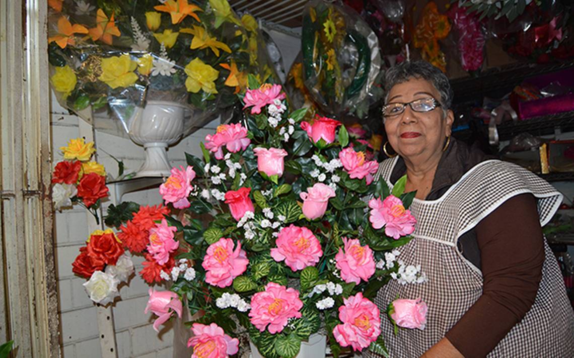 María Emilia Torres López, entrañable vendedora de flores - El  Sudcaliforniano | Noticias Locales, Policiacas, sobre México, Baja  California Sur y el Mundo