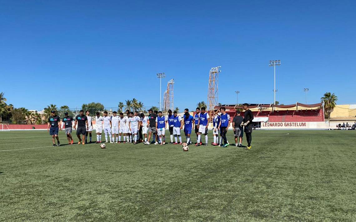 El futbolista Luis García se encuentra en Los Cabos - El