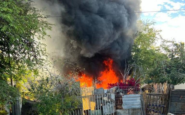 Incendio consume un domicilio y afecta otros - El Sudcaliforniano |  Noticias Locales, Policiacas, sobre México, Baja California Sur y el Mundo